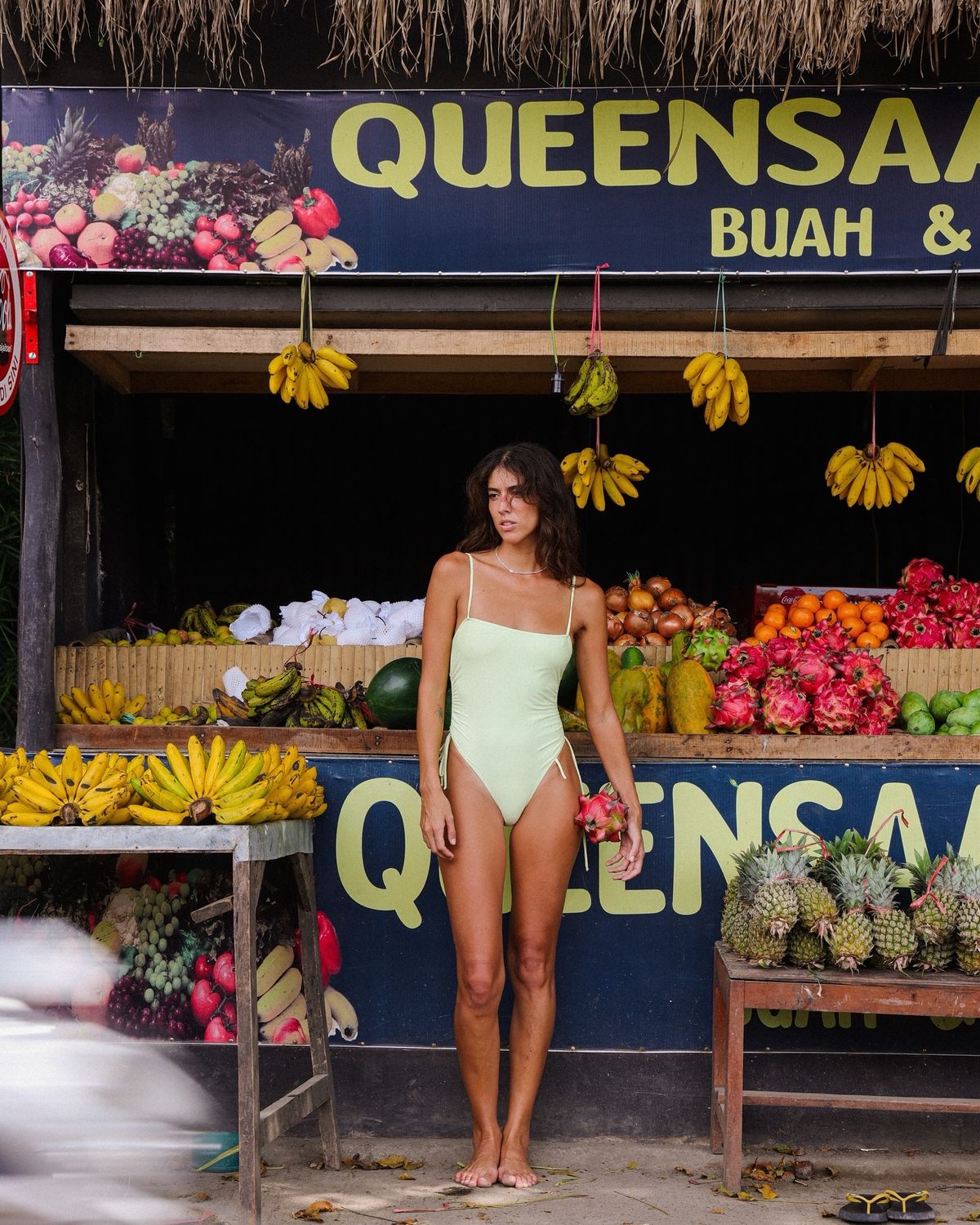 Women's fashion alternate look